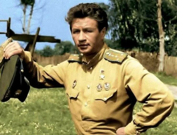 Почему некоторые фронтовики с недоумением восприняли награду на груди знаменитого Маэстро из фильма «В бой идут одни старики».