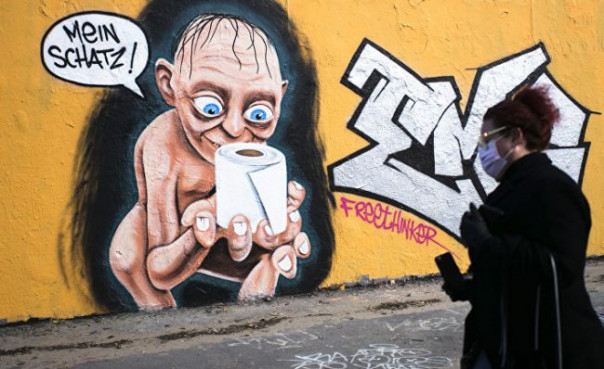 В Германии снова скупают туалетную бумагу и товары первой необходимости