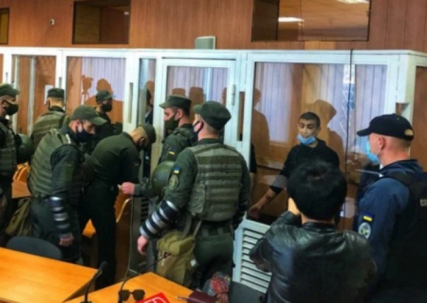 В Одесском суде семь обвиняемых вскрыли вены в ответ на продление им ареста