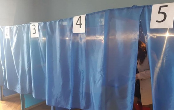 Провал партии Зеленского: первые итоги выборов на Украине.