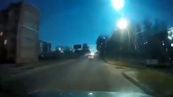 Жители Охи обсуждают в сети видео странной вспышки в небе