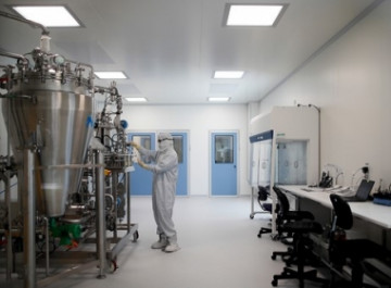 В Бразилии умер участник испытаний вакцины AstraZeneca