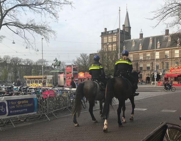 Очередной опус разочарования от эмигрантки, уехавшей на благословенный запад: "Спящие разбудили Западную Европу"