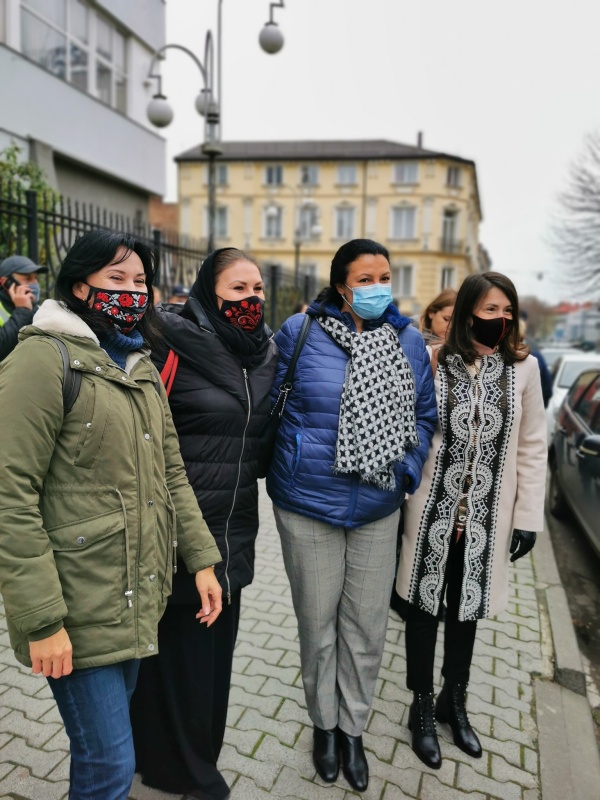 Порошенко приехал во Львов для поддержки Зверобой и Фединой в суде