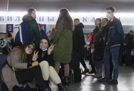 ДНР и ЛНР отправили лучших школьников на отдых в крымский «Артек»