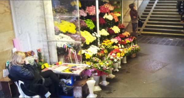 В центре Киева устроили голый забег