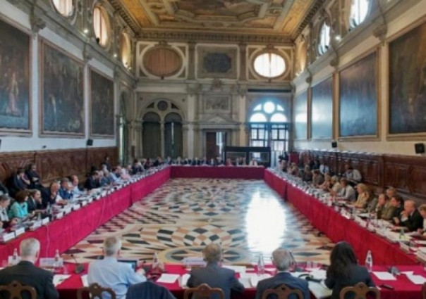 Украинские «антикоррупционеры» возмутились решением Совета Европы, который запретил распускать КСУ