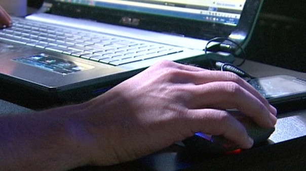 Онлайн-сообщества "Пикабу" и "ЯПлакалъ" обязали сотрудничать со спецслужбами