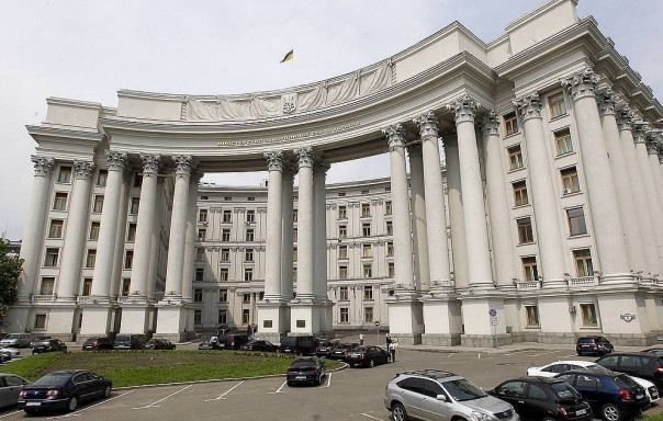 Украина выразила протест России в связи с указом о признании документов жителей Донбасса