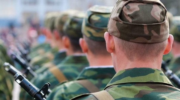 Зачем в армии бреют налысо?