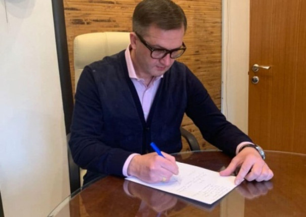 «ОтдыхайТЕ!»: Советник Ермака Уманский подал в отставку