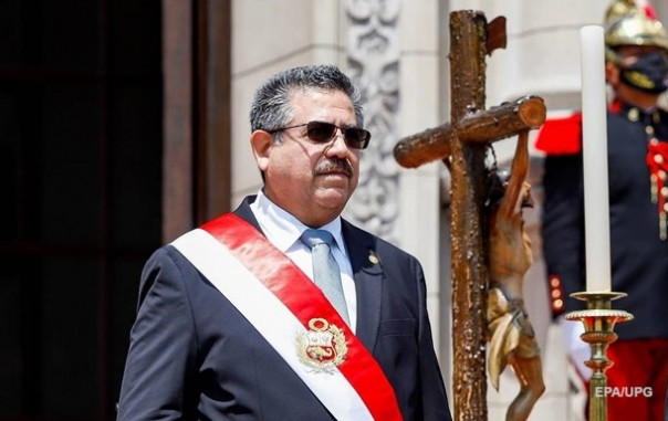 Президент Перу подал в отставку после недели пребывания на посту