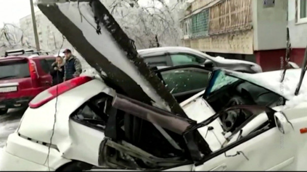 Чудесное спасение, но новый автомобиль в хлам...