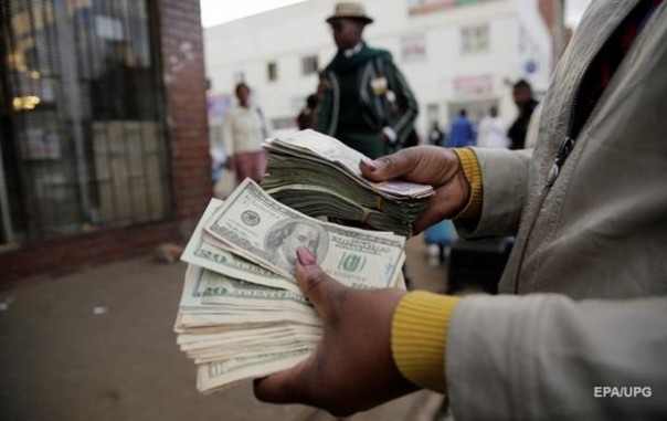 Financial Times: Доллар может упасть на 20%