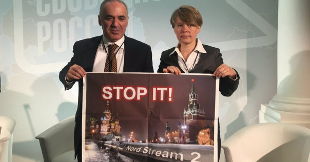 Свергнуть Путина и отдать Крым: что предлагали на форуме расчленителей России