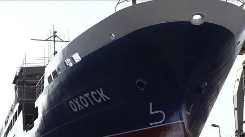 Первый и уникальный: в Приморье спустили на воду отечественного краболова. Вести