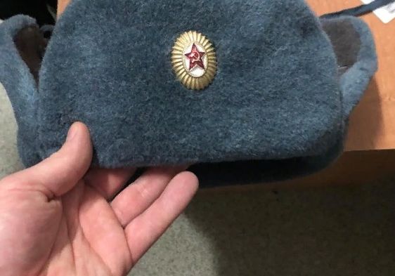 Во Львове задержан парень в шапке-ушанке с советской кокардой. Ему грозит до 5 лет