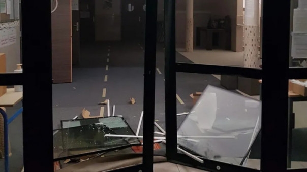 Во Франции неизвестные въехали в мечеть на автомобиле