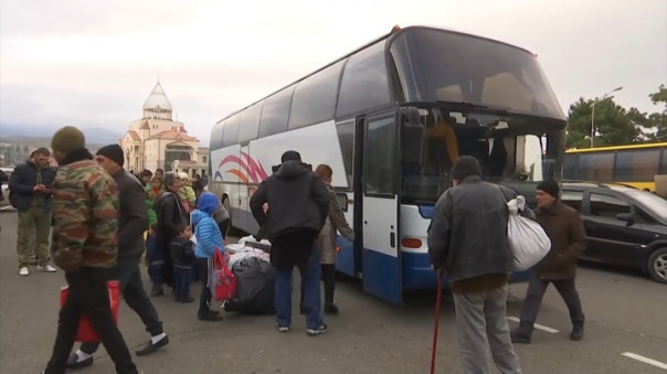 В Нагорный Карабах вернулись еще 1300 беженцев, российские миротворцы продолжают разминирование местности