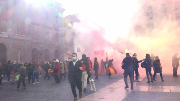 В Барселоне произошла стычка между антифашистами и ультраправыми