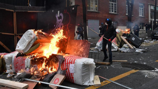 Протест против законопроекта «О глобальной безопасности» ввергает Францию в хаос