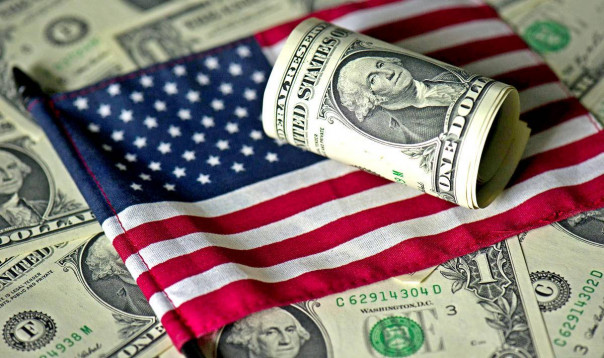 Экономика пандемии в США: богатым помощь, бедным разорение?