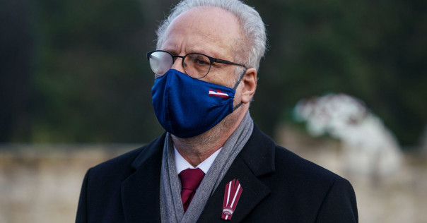 Умрешь от COVID-19 — лишишься Рождества: президент Латвии огорошил сограждан