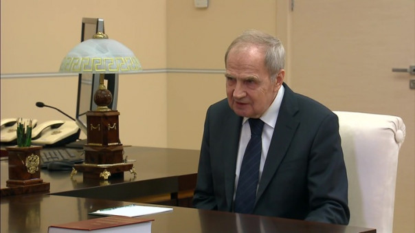 Владимир Путин обсудил с главой Конституционного суда выполнение поправок в Основной закон страны