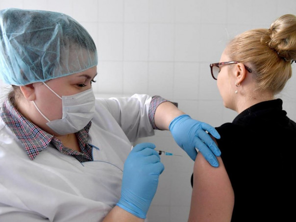 Минздрав объявил о начале вакцинации от коронавируса во всех регионах