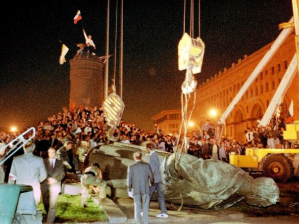 «Офицеры России» просят восстановить памятник Дзержинскому на Лубянке