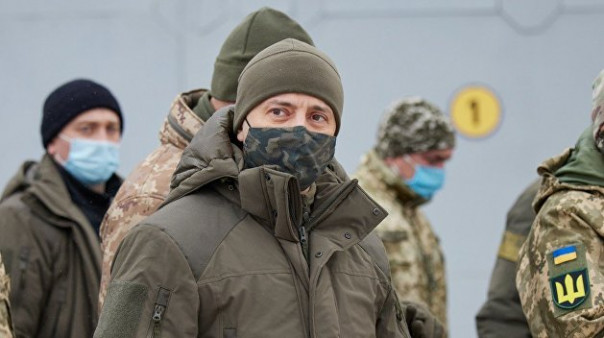 Зеленский даже думать не хочет о войне с Россией. Но думает