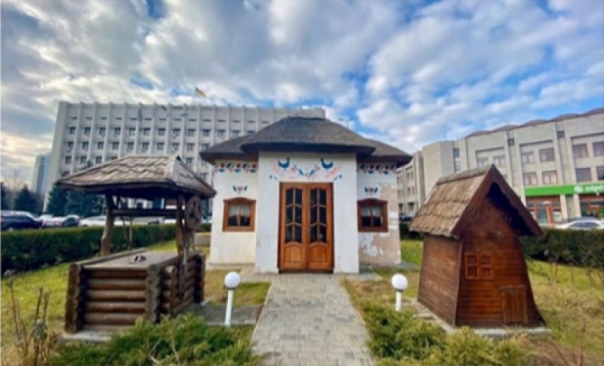В Одессе снесли «сельскую хату» экспресс-бракосочетаний от Саакашвили