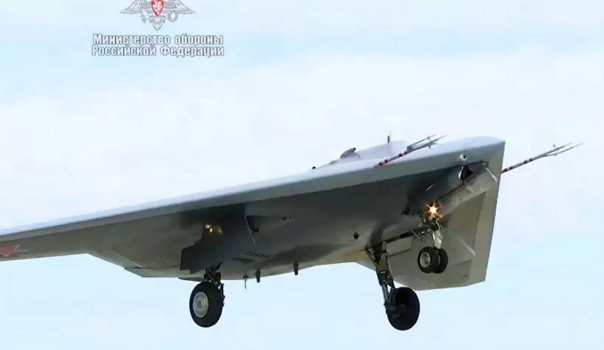 Источник рассказал о планах испытаний беспилотника "Охотник"