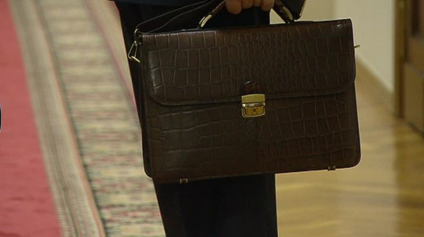 150 тысяч за хамство: введены штрафы для грубых чиновников