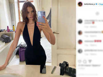 Налоговая заблокировала банковский счет Алеси Кафельниковой, а у отца прикрыли компанию