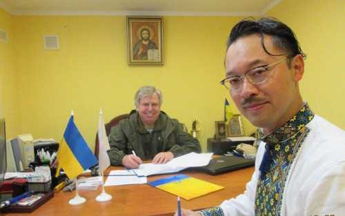 А казаки-то ряженые