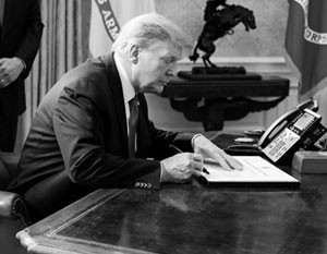 Соцсети заполнили слухи о подписании Трампом Акта о мятеже
