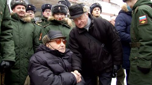 В Сестрорецке со 105-летием торжественно поздравили ветерана Великой Отечественной войны