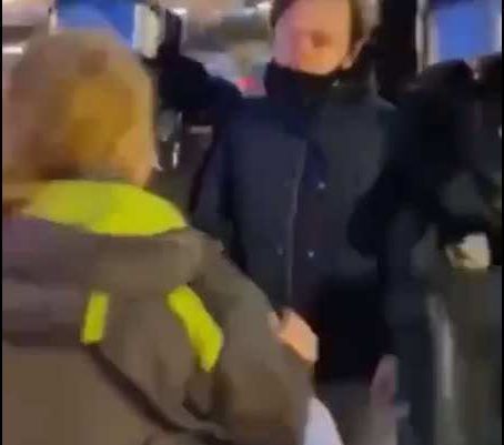 Безлер жёстко прокомментировал инцидент с ОМОНовцем, снесшим пенсионерку