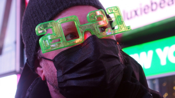 Скромно и с надеждой: мир негромко встретил Новый год