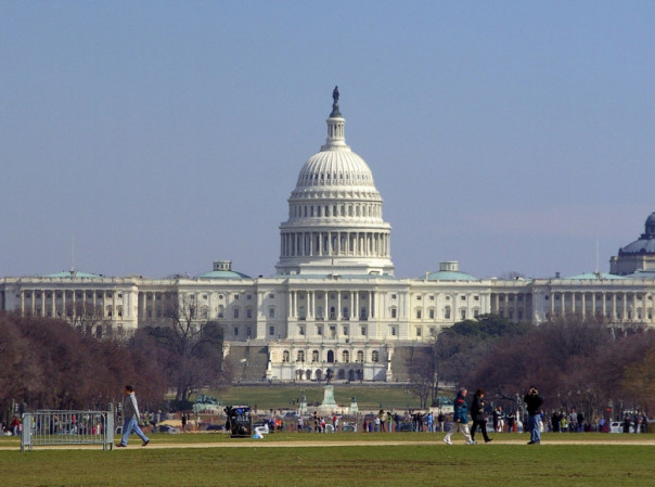 В США пытаются предотвратить атаку самолета на Капитолий