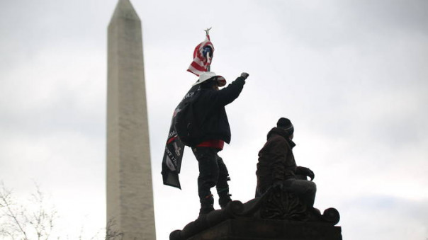 Демократия в США – всё. Следующий удар нанесут в Донбассе. Сергей Латышев