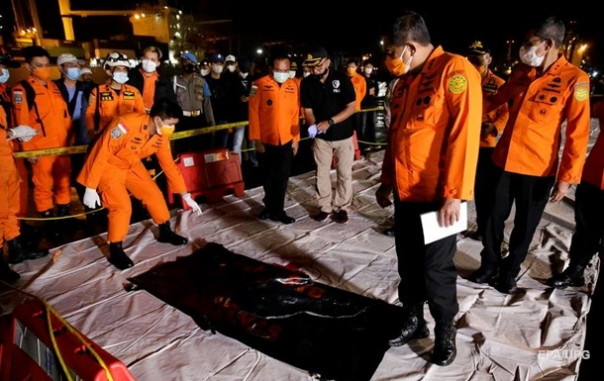 Появились детали крушения самолета в Индонезии