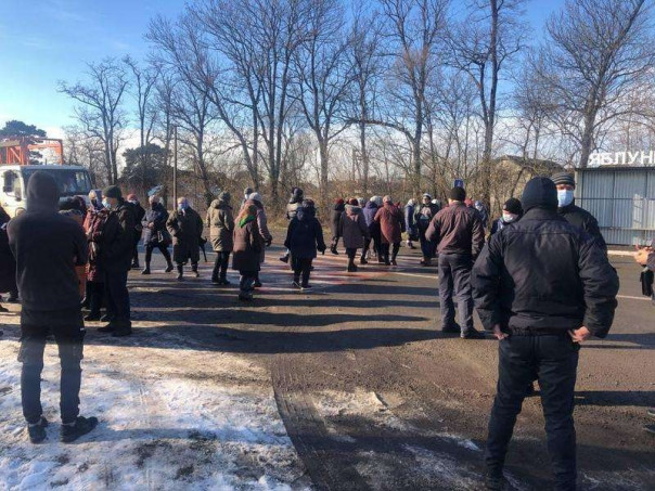 «Шмыгаль, убирайся вон!»: По всей Украине прошли тарифные бунты