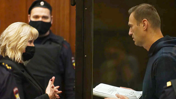 После приговора по делу Yves Roche Навальный нарушал порядок более 50 раз, запросили 3,5 года лишения свободы и штраф 500 тысяч рублей