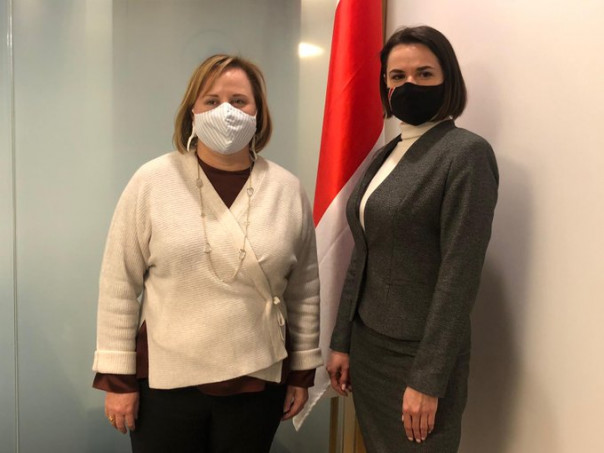 Новый посол США в Белоруссии встретилась с Тихановской