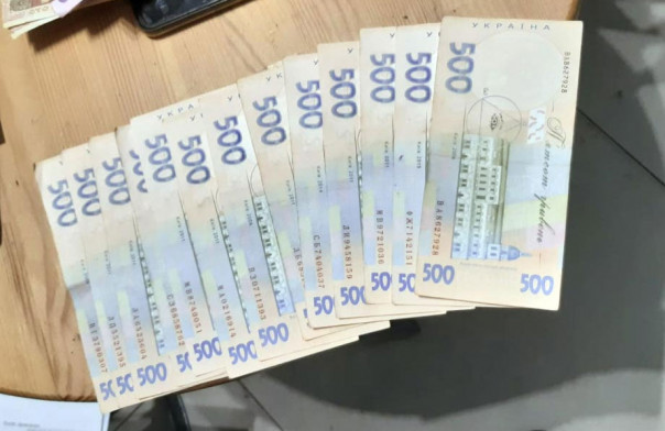 На Полтавщине задержали посредника, который получил 14 000 грн за помощь в перерегистрации с/х техники