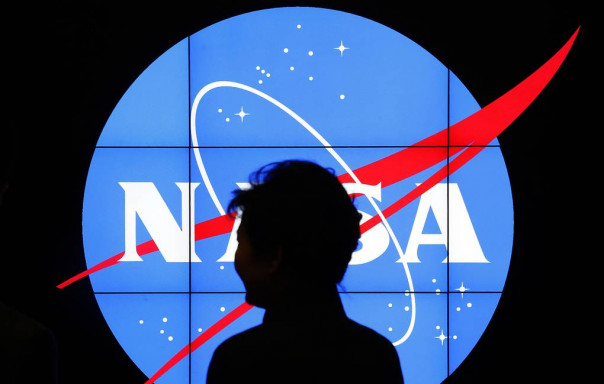 NASA рассматривает возможность получения места для астронавта на "Союзе" весной 2021 года