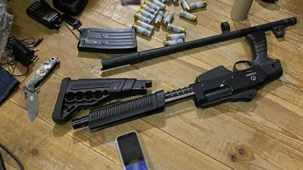 Полиция нашла кучу оружия и гранат на базе у сторонников Кивы