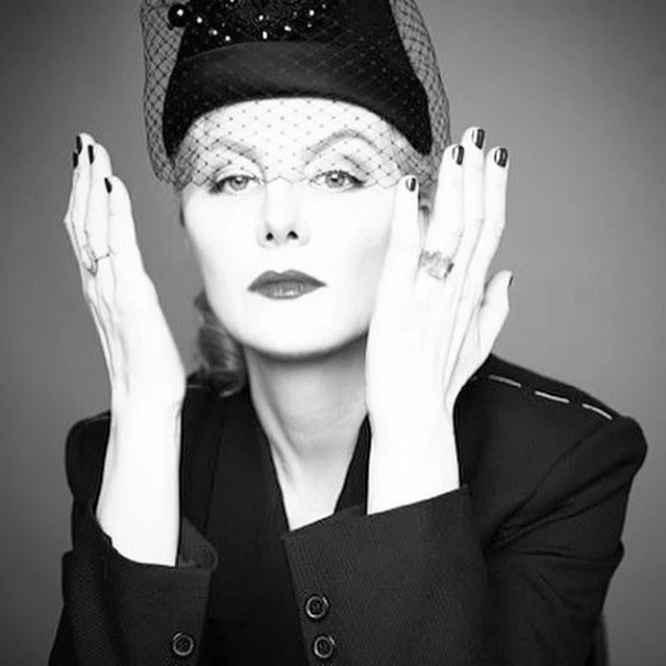 "Дорогая" Рената Литвинова